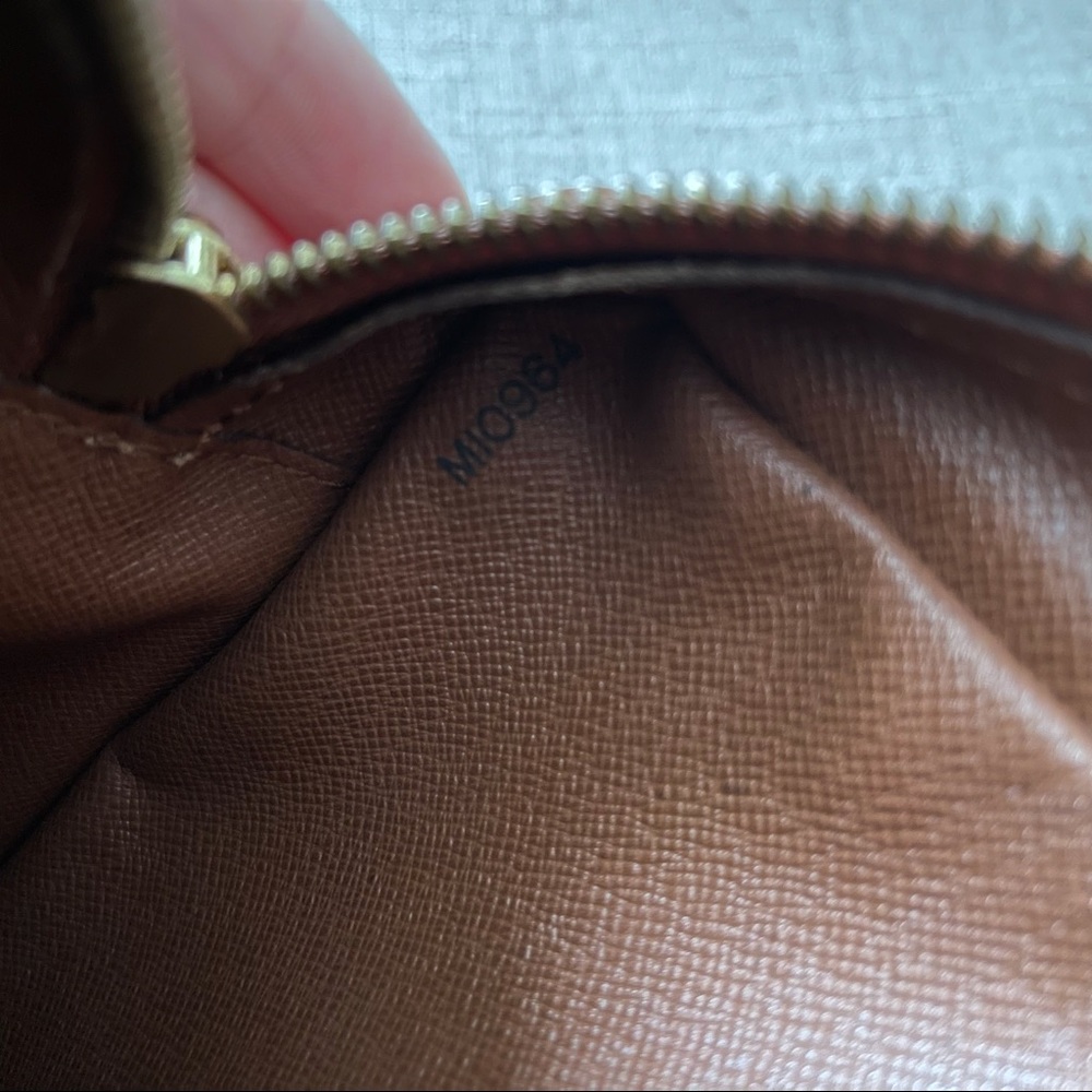 Authentic Louis Vuitton Trocadero Epi leather - Picture 10 of 10